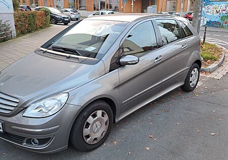 Mercedes-Benz B 170 -