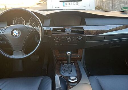 BMW 520i A -