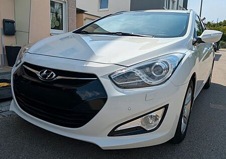 Hyundai i40 cw 1.7 CRDi Style 100kW Automatik Style