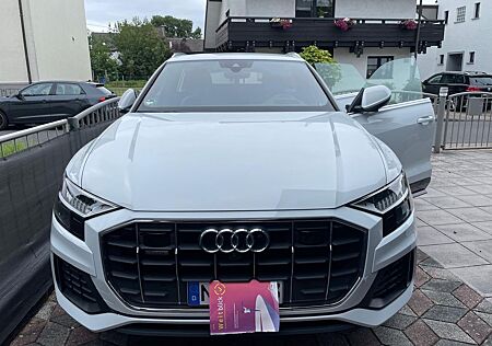 Audi Q8 50 TDI quattro tiptronic -