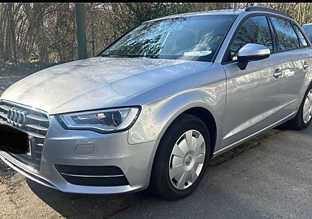 Audi A3 1.6 TDI Ambiente Sportback Ambiente