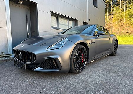 Maserati GranTurismo Trofeo 3.0 V6 AWD / MY24/NP 244.000€