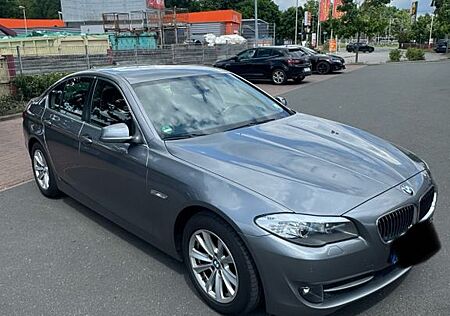 BMW 520 HEAD UP / SCHECKHEFT / 8-FACH