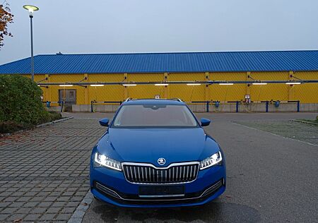 Skoda Superb Combi Style1,5TSI DSG Matrix Navi Pano