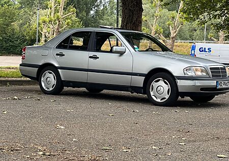Mercedes-Benz C 180 CLASSIC