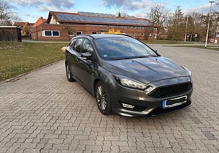 Ford Focus 1,0 EcoBoost ST-Line Turnier
