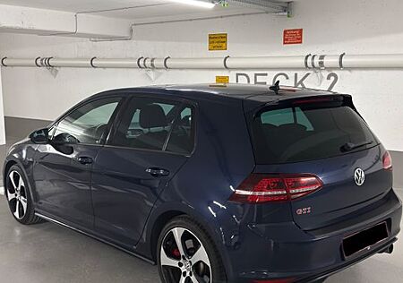 VW Golf Volkswagen 7 GTI Performance Voll DSG DCC Pano Dyn AHK