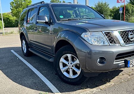Nissan Pathfinder 2.5 dCi DPF LE 4WD Automatik TÜVneu