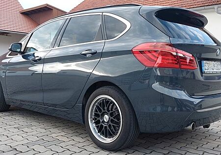 BMW 2er 220 Active Tourer 220d Luxury Line LED