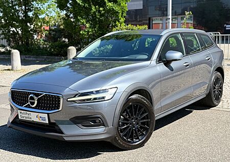 Volvo V60 CC V60 B4 Cross Country//*ACC*//*LED*//