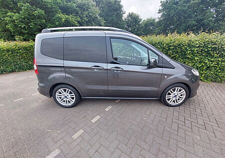 Ford Tourneo Courier Titanium