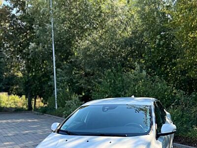 Volvo V40 D2 YOU! AHK/Getönte Scheiben/Navi/u.v.m