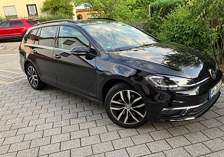 VW Golf Volkswagen Var. 1.5 TSI DSG Highline Standhzg RFK Navi