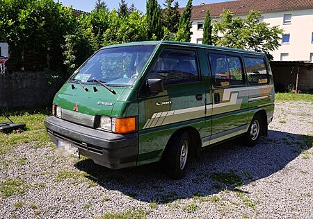 Mitsubishi L300 Bus Oldtimer