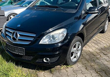 Mercedes-Benz B 180 BlueEFFICIENCY -