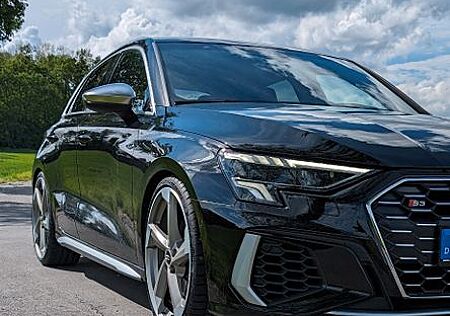 Audi S3 TFSI quattro 440 PS Vmax offen B&O Sportback