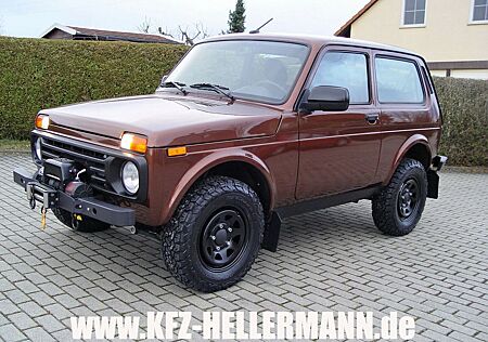 Lada Niva 1.7 Urban "LEGEND"4x4 Winde+AHZV+BFGood.