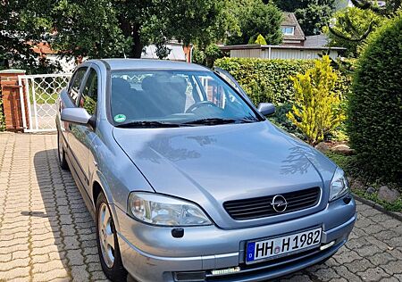 Opel Astra 1.6 -