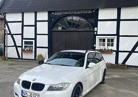 BMW 318i Touring -