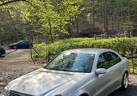 Mercedes-Benz E 320 AVANTGARDE Avantgarde