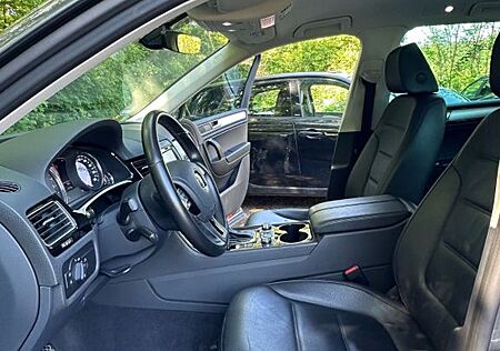VW Touareg Volkswagen 3.0 V6 TDI SCR Tiptronic BMT BlueMot...