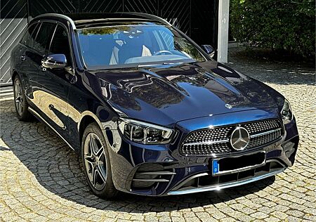 Mercedes-Benz E 300 de 4MT AMG-line, Pano, HUD, Massage Sound