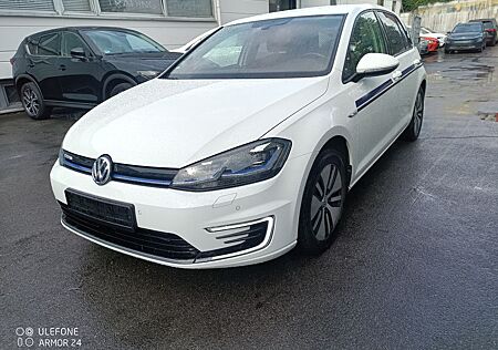 VW Golf Volkswagen e- *2Hd*CCS*ACC*SHZ*Nav*MATRIX*Kam*WR*SoH93%
