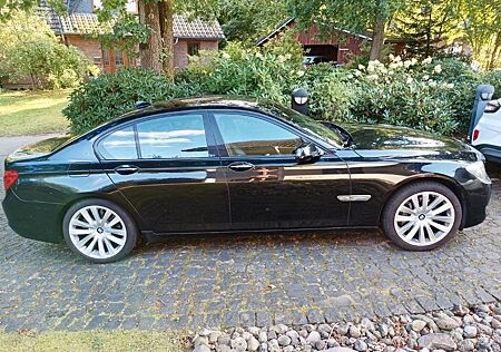 BMW 740d F01 x-Drive Scheckheftgepflegt TÜV NEU
