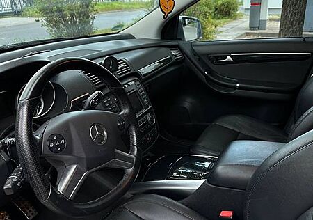 Mercedes-Benz R 500 4MATIC AMG 2011