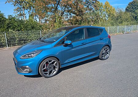 Ford Fiesta 1,5 Eco Boost Vollausstattung Neuwertig