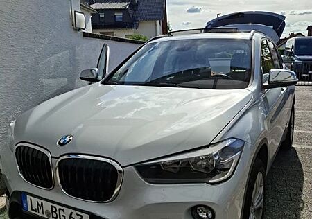 BMW X1 xDrive18d Aut.a.AHK.PAN.CD