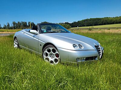 Alfa Romeo Spider 2.0 JTS HOLZ LEDER DAB+ 18 ZOLL BLACKLINE