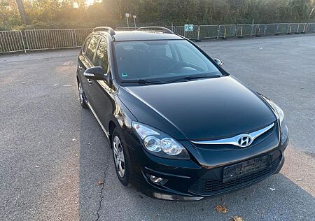 Hyundai i30 CW 1.6 CRDi 66 kW Classic , Klima, Euro 5