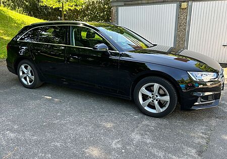 Audi A4 35 TDI S tronic Avant - Virtual Matrix