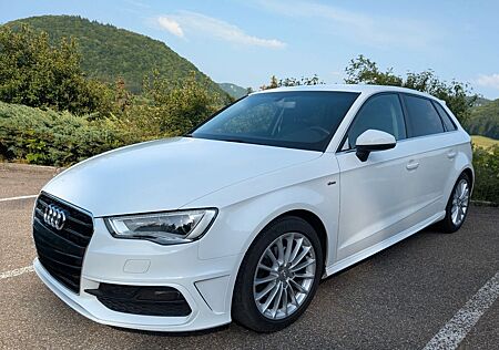 Audi A3 1.6 TDI Intense Sportback aus 1.Hand