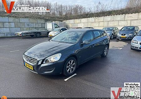 Volvo V60 1.6 T3 Kinetic | klima | Cruise | Navi |