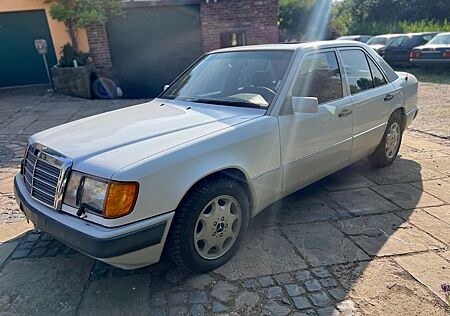 Mercedes-Benz 400 E W124, Klima, Leder, Alufelgen, neuer TÜV