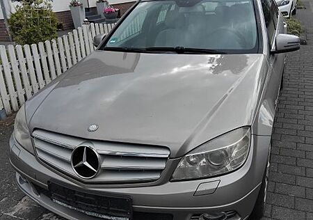 Mercedes-Benz 220