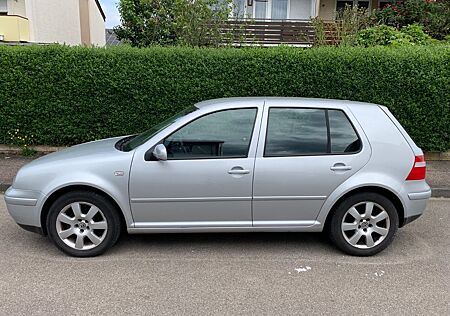 VW Golf Volkswagen 4 1.6 in gutem Zustand