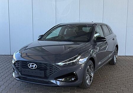 Hyundai i30 1.5 T-7-DCT 48V Navi LED PDC v+h Shzg Temp