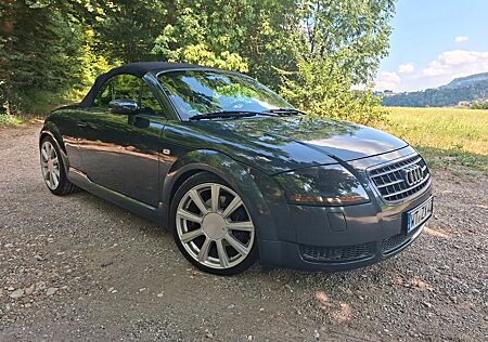 Audi TT Roadster 1.8T 110KW -
