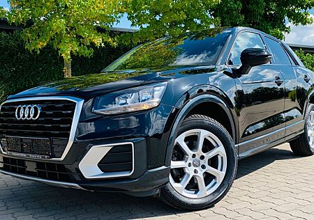 Audi Q2 1.6 TDI 6-Gang / Leder / Panoramadach / Navi