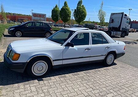 Mercedes-Benz 260 E W124 H-KENNZEICHEN