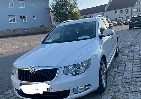 Skoda Superb 2.0 TDI DSG Exclusive Combi Exclusive