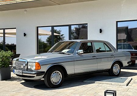 Mercedes-Benz 230 230E Automatik, 2. Hand, MB-Scheckheft, rostfrei