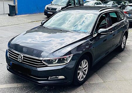 VW Passat Variant Volkswagen 2.0 TDI SCR DSG Ergo Comfort