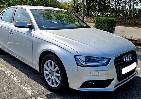 Audi A4 1.8 TFSI AHK, Tempomat, Xenon