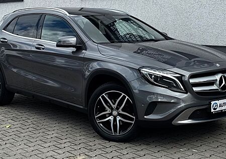 Mercedes-Benz GLA 200 Bussines Keyless Leder Xenon Comand Shz