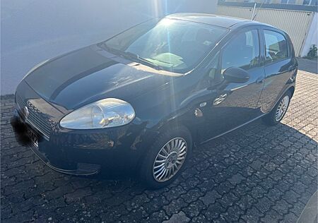 Fiat Punto (2008) mit Winter- und Sommerreifen