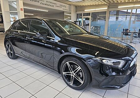 Mercedes-Benz A 200 d AMG-Line, Vollausstattung, Kamera